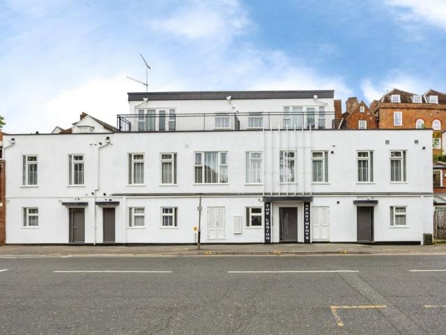Flat for sale in Guildford Park, Westborough