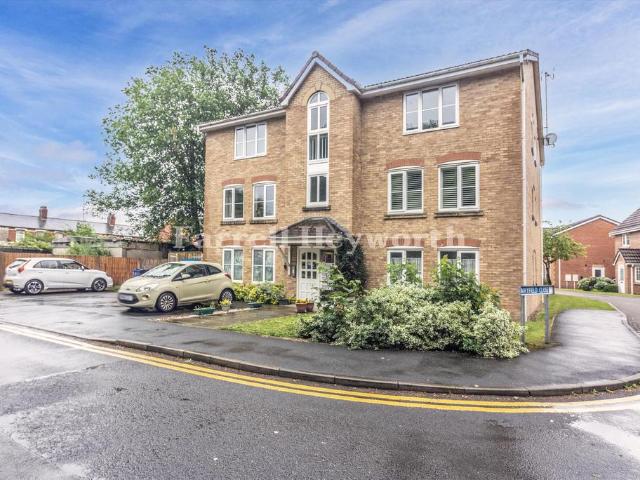 Flat for sale in Penwortham, Firbank