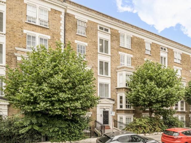 Flat for sale in London Borough of Tower Hamlets, Greater London