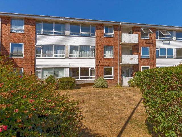 Flat for sale in West Worthing, Worthing