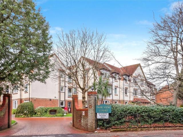 Flat for sale in Queens Park, Bournemouth