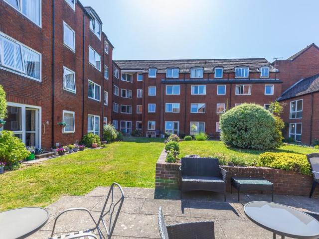 Flat for sale in Spring Vale, Hampshire