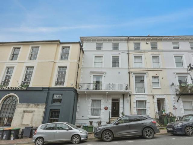 Flat for sale in Broadwater Down, Sandown Park