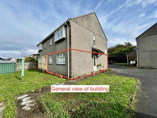 Flat for sale in Helston, Cornwall