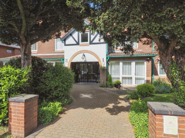 Flat for sale in Woodthorpe, Gedling
