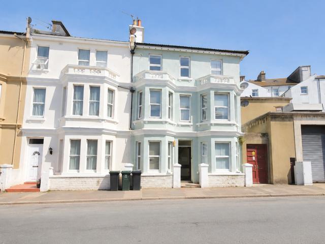 Flat for sale in Roselands, Eastbourne