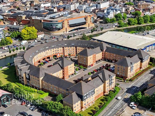 Flat for sale in Ringlestone, Midway