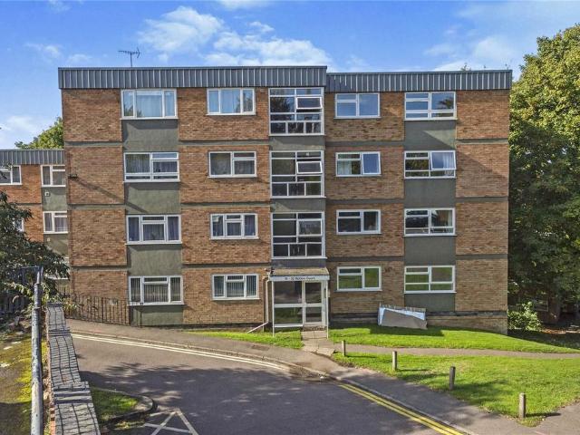 Flat for sale in Spring Park, Luton