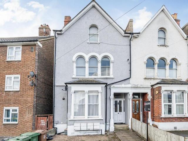 Flat for sale in London Borough of Lewisham, Lower Sydenham