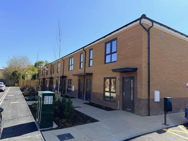 Flat for sale in Bell Farm, High Field