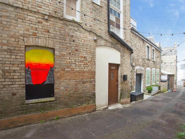 Flat for sale in Newquay, Cornwall