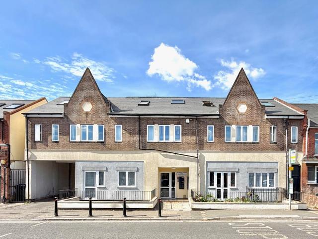 Flat for sale in North Watford, Watford