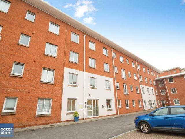 Flat for sale in Brewery Quarter, Cardiff