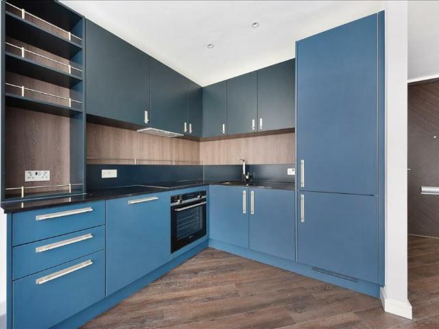 Flat for sale in Birch Green, Lower Halliford