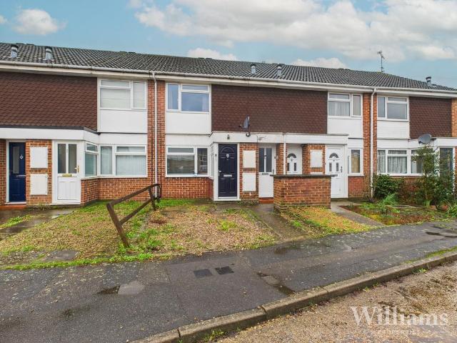 Flat for sale in Southcourt, Aylesbury