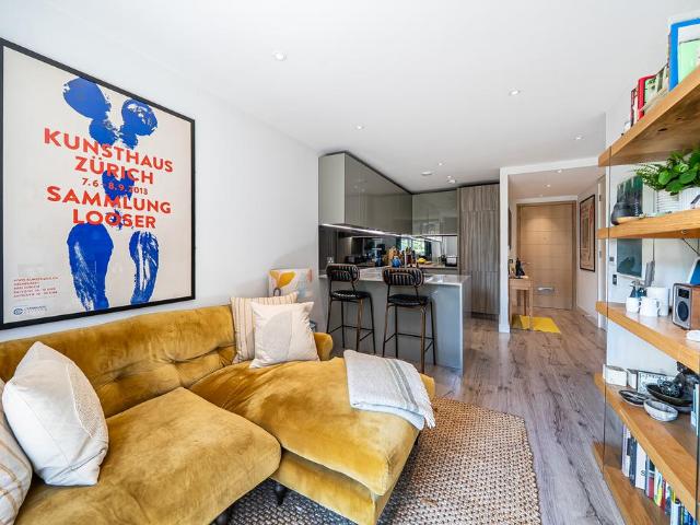 Flat for sale in Hornsey, Greater London
