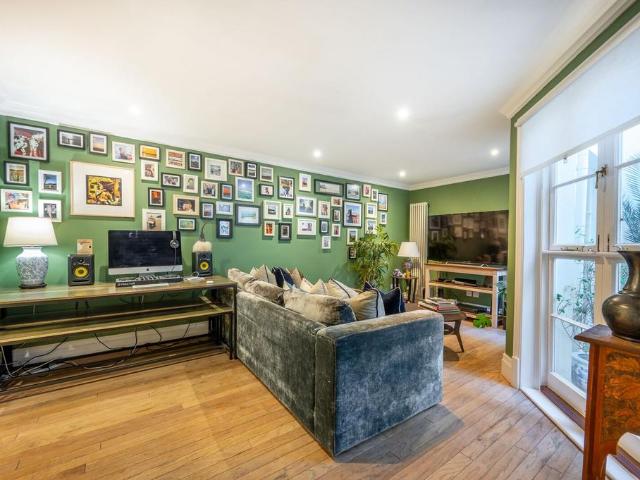 Flat for sale in Notting Hill, Isle Of Man