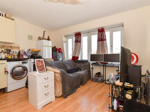 Flat for sale in Cowes, Isle Of Wight