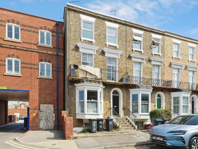 Flat for sale in Westbrook, Acol