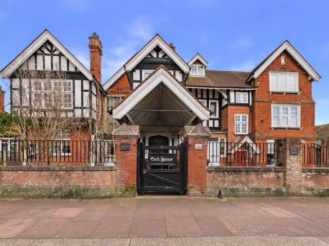 Flat for sale in West Worthing, Worthing