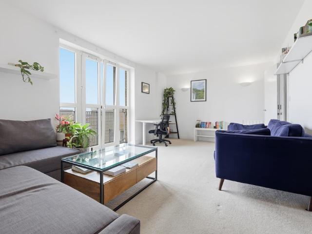 Flat for sale in St. George in the East, Whitechapel