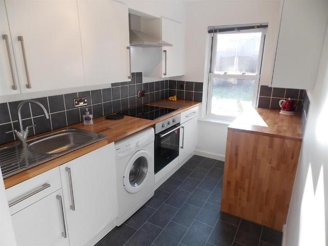 Flat for sale in Cargate, Rushmoor