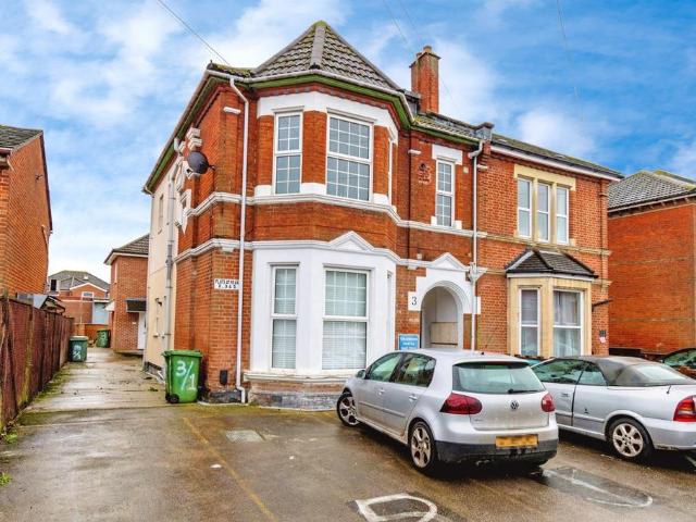Flat for sale in Portswood Park, City Of Southampton