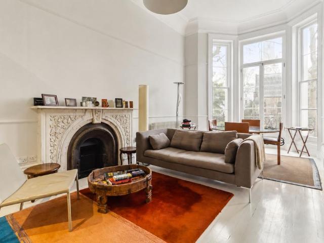 Flat for sale in South Kensington, Greater London