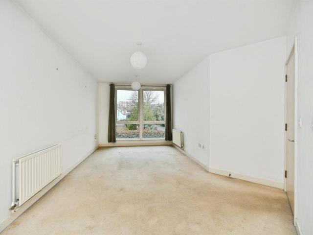 Flat for sale in Round Hill, Brighton & Hove