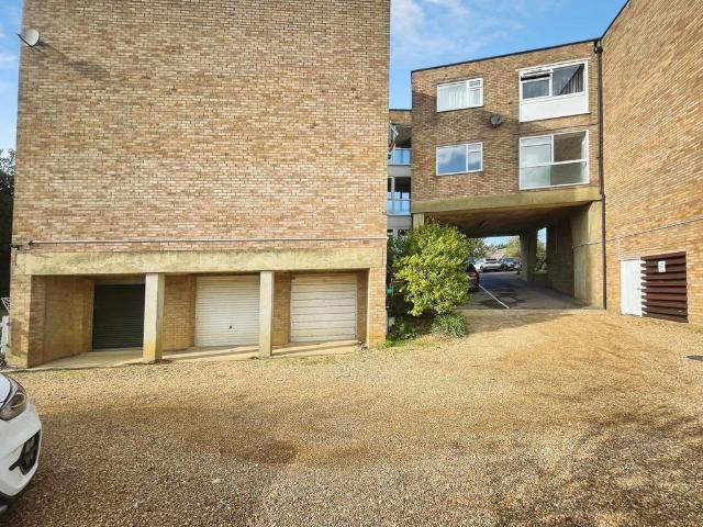 Flat for sale in Moneyhill, Three Rivers
