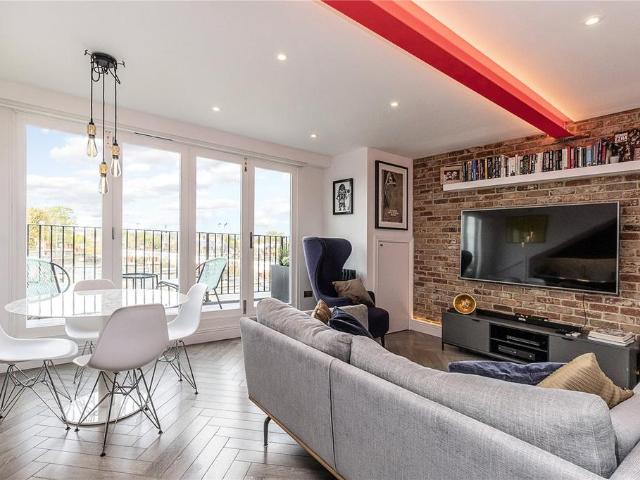 Flat for sale in Maida Hill, Greater London