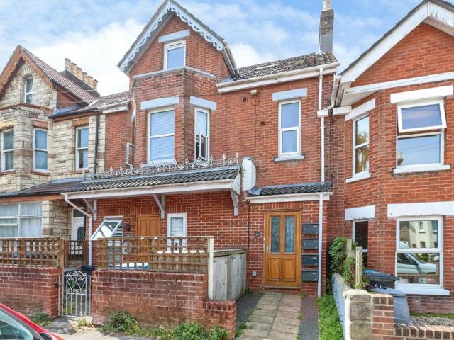 Flat for sale in Poole
