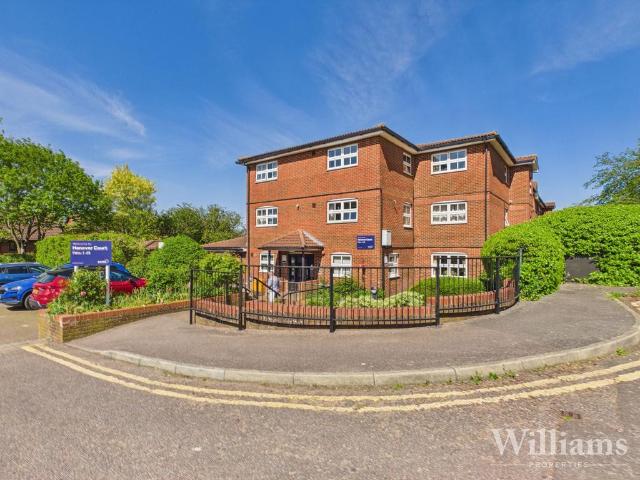 Flat for sale in Walton, Aylesbury