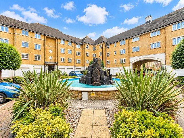 Flat for sale in Nautica La Marina, Eastbourne