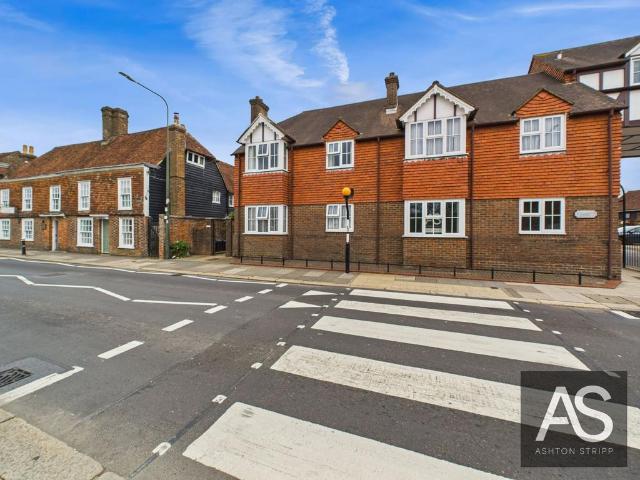 Flat for sale in Battle, Heathlands