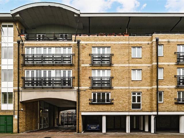 Flat for sale in Bromley-by-Bow, Poplar Grove