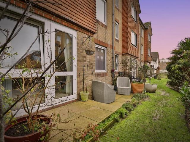 Flat for sale in Boscombe, Bournemouth