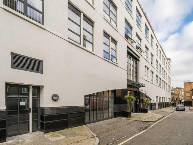 Flat for sale in Fitzrovia, Greater London