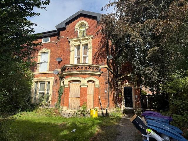 Flat for sale in Victoria Park, Liverpool