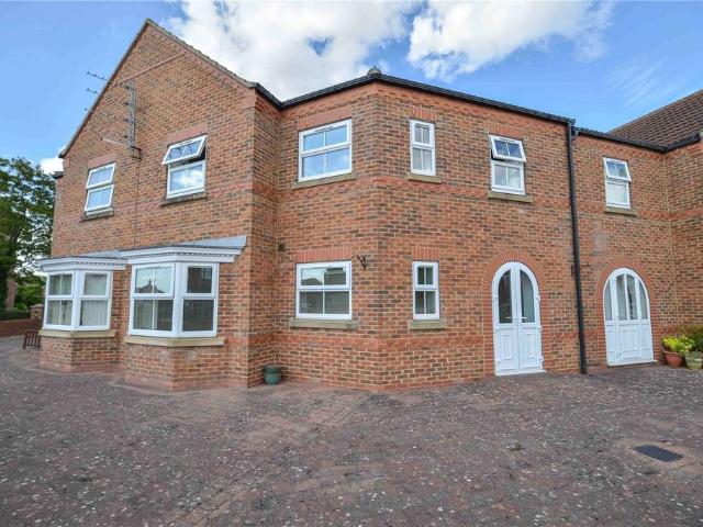 Flat for sale in Stokesley, North Yorkshire