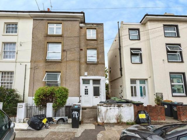 Flat for sale in Rosherville, Gravesham