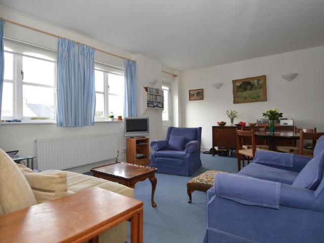 Flat for sale in Golders Green, Greater London