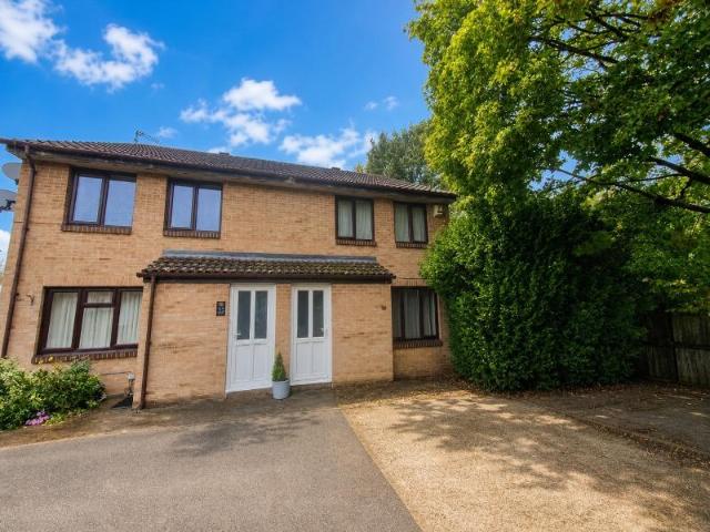 Flat for sale in Wickhurst Green, Horsham