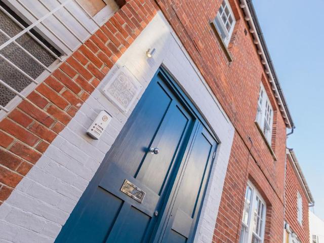 Flat for sale in Uckfield, Cross In Hand