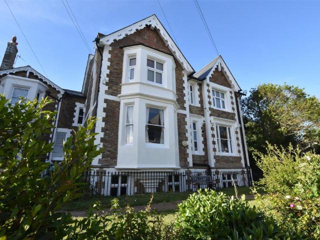 Flat for sale in West Marina, Guestling Green
