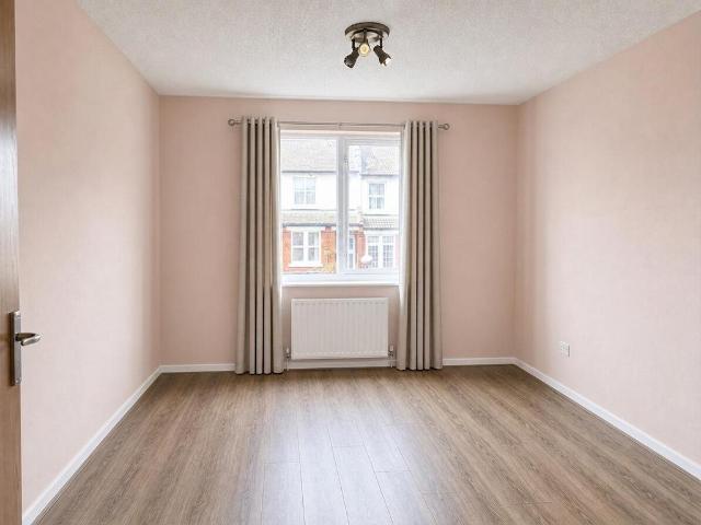 Flat for sale in Greater London