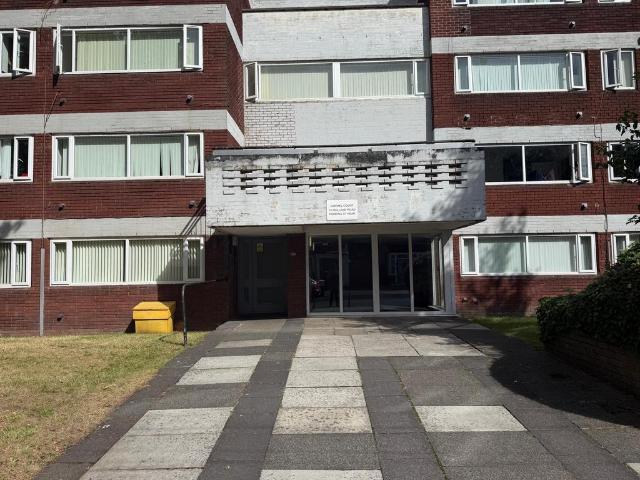 Flat for sale in Georgia, Greater Manchester