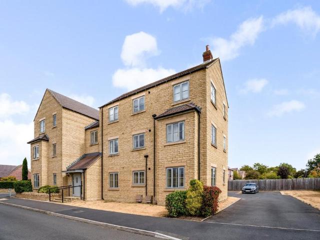 Flat for sale in Fossebridge, Gloucestershire