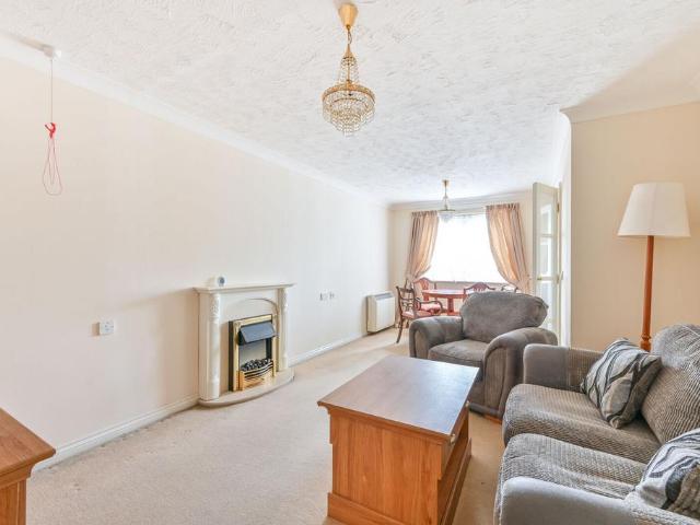 Flat for sale in Preston, Greater London