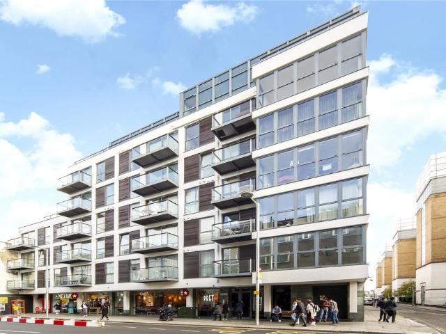 Flat for sale in Brompton, Greater London